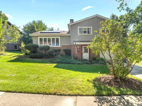 9137 W 91st Pl, Hickory Hills, IL 60457