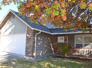 1421 SW Sturgeon Ct, Grants Pass, OR 97527