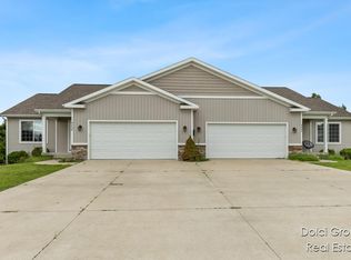 4682-4684 S Shooks Ct, Hudsonville, MI 49426