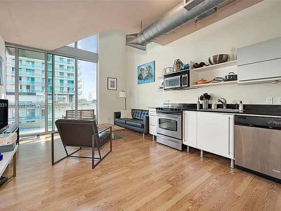 4th image of 690 SW 1st Ct APT 1504