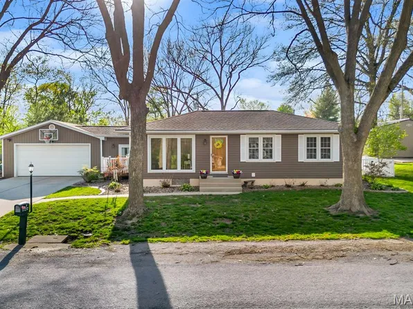 3 N High St, Smithton, IL 62285