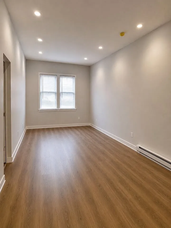125 Arlington St — Photo 2