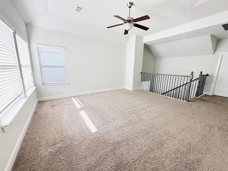 806 Davids Way — Photo 15
