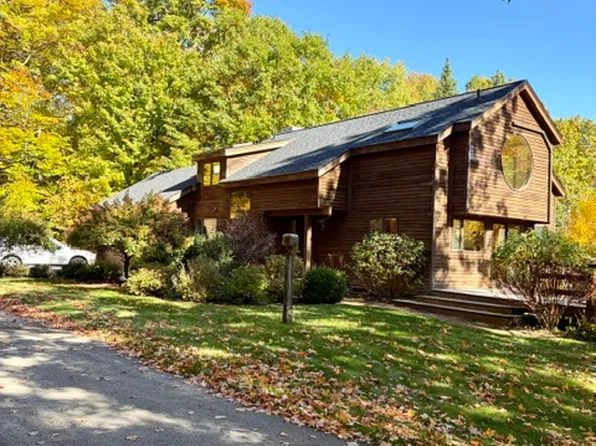 9393 S Lou Len Rd, Traverse City, MI 49684