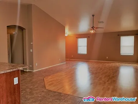 Great 4 bedroom home in the Thompson Ranch community. — Photo 1