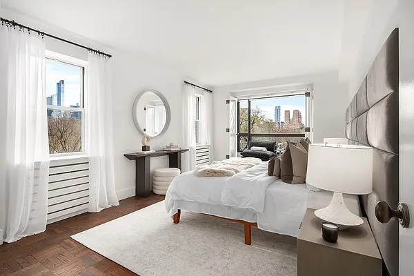 Sold by Compass | media 8