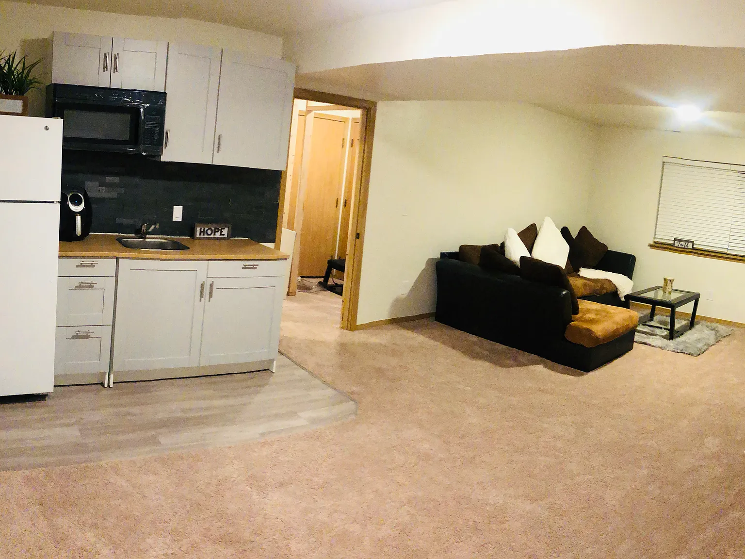 235 E West St — Photo 3