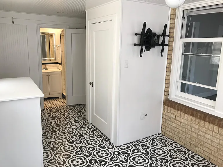 3230 Rogers Ave — Photo 11