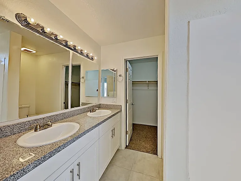 8007 W Deanna Dr — Photo 9