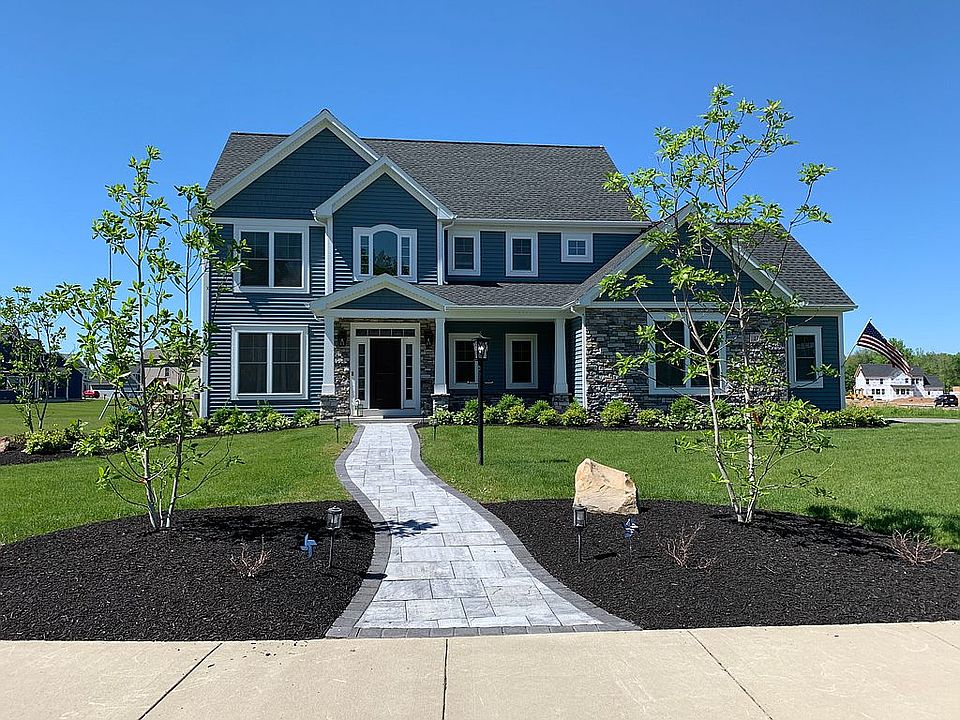 1st image of 47 Crowne Pointe Dr