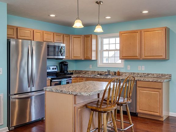 2nd image of 3539 Majestic Cir