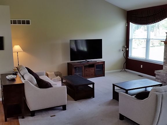 2nd image of 3144 Sandhill Dr