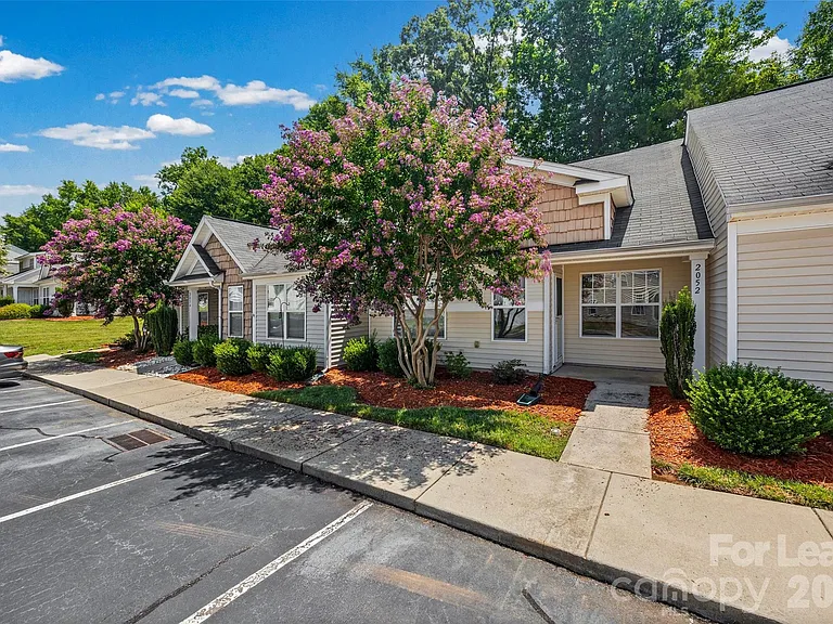 2052 Shady Pond Dr — Photo 27