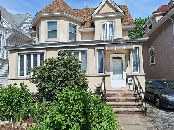 757 E 22nd St, Brooklyn, NY 11210