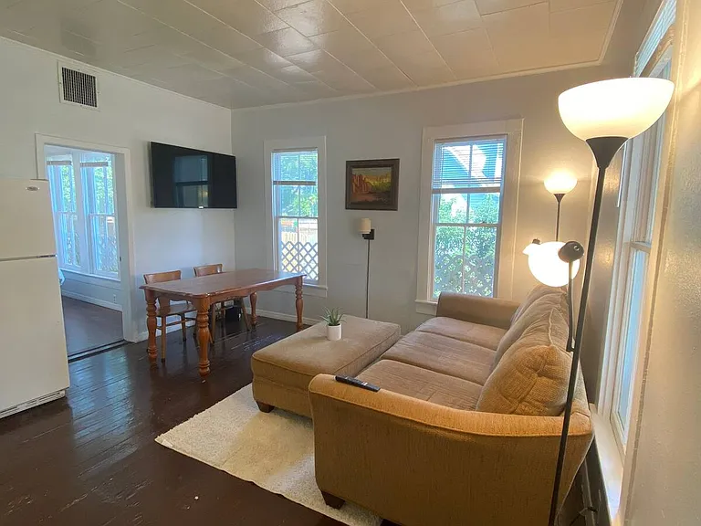 103 N Walker St #1 — Photo 4