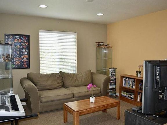 4th image of 501 Tennis Ln