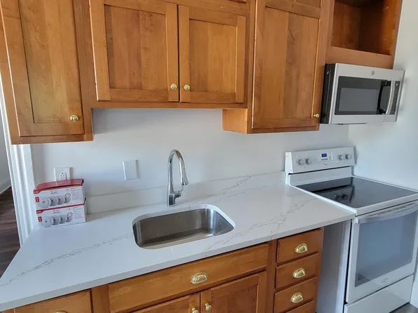 1801 S Main St APT 3, Bechtelsville, PA 19505