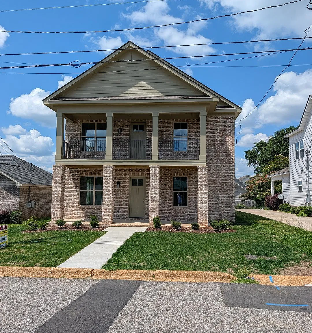 3 bed, 3.5 bath, 1550 sqft, $3,000 — Photo 1