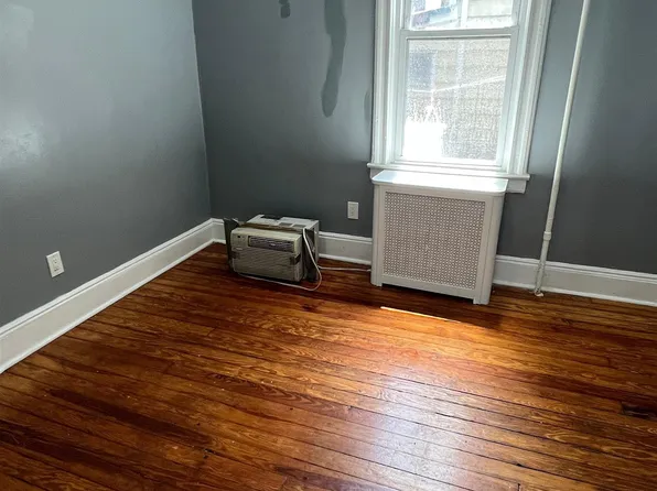 256 Liberty Avenue image 2 of 8