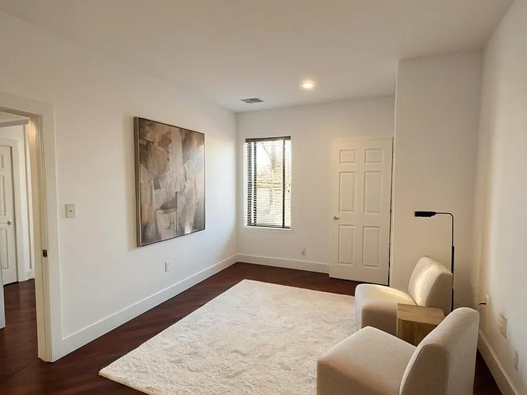 3984 Commonwealth St — Photo 4