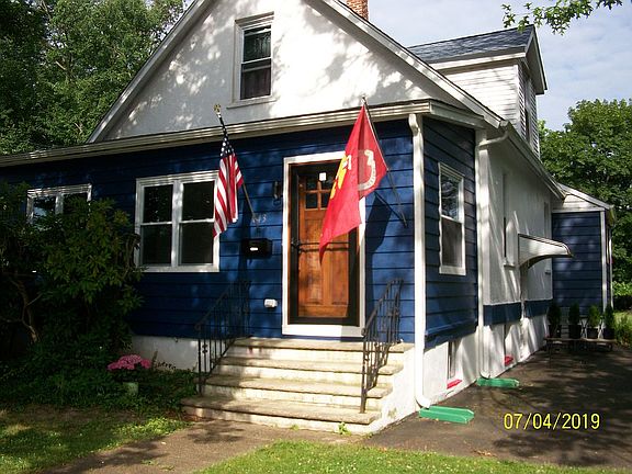 2nd image of 643 Winsor St