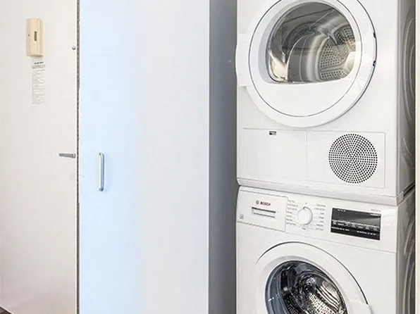 620 West 42nd Street image 5 of 12