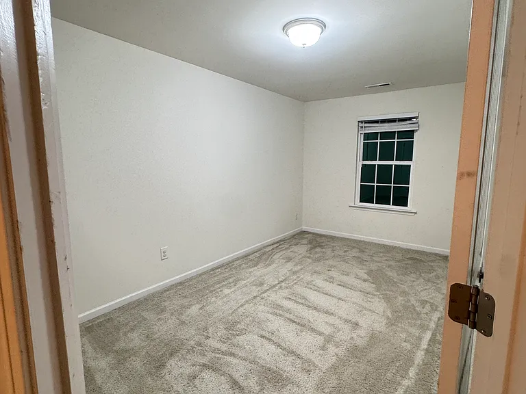 1070 Coldstream Dr — Photo 36