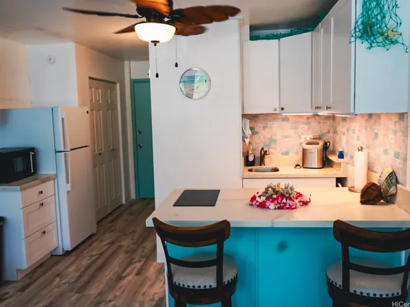 53-549 Kamehameha Hwy APT 211, Hauula, HI 96717