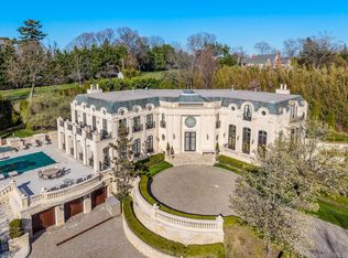 0 Kings Point Rd, Great Neck, NY 11024