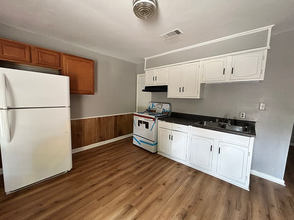 1st image of 901 E 29th Ave #3