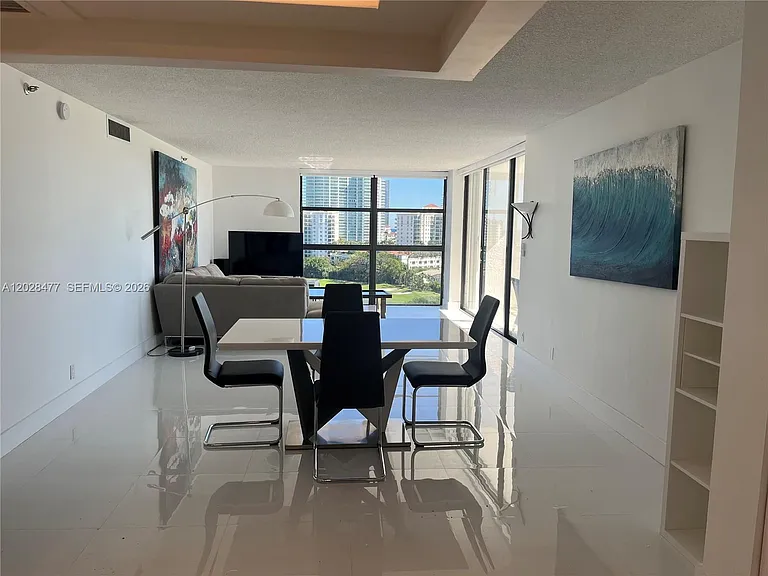 20355 NE 34th Ct #1423 — Photo 3