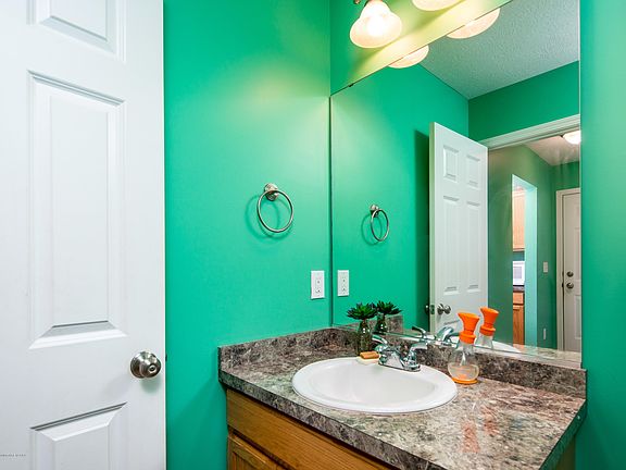 4th image of 3575 Fernwood Ln
