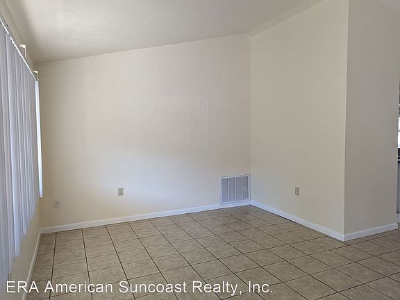 2nd image of 1003 W Buttonbush Dr