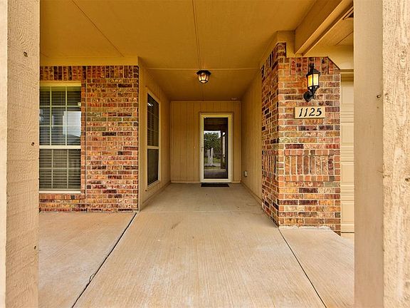 4th image of 1125 SW 158th St