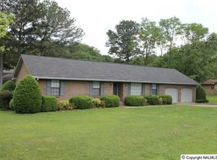 1302 Hickory St, Albertville, AL 35950