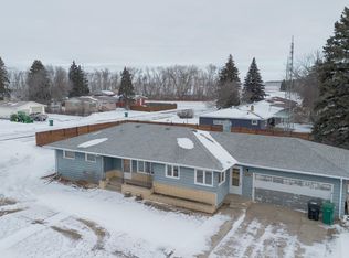 303 1st St N, Fessenden, ND 58438