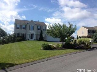 143 Raspberry Ln, Camillus, NY 13031