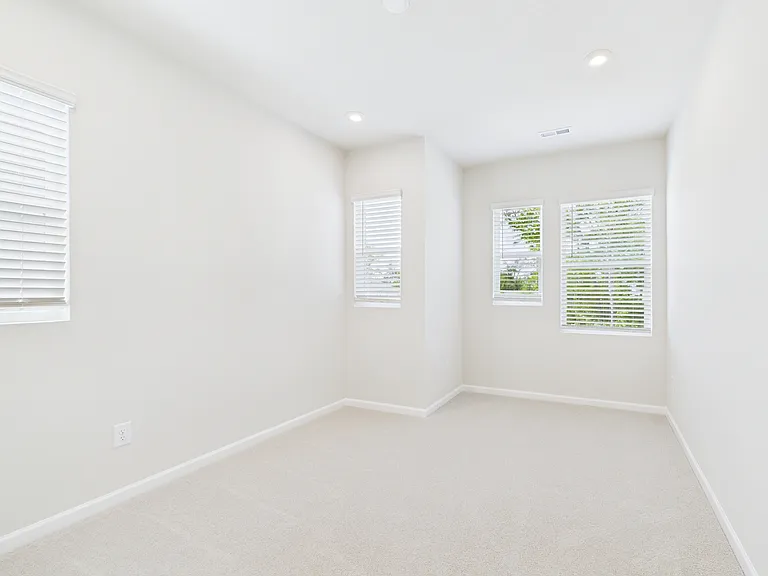 3022 Hutton Gardens Ln — Photo 11