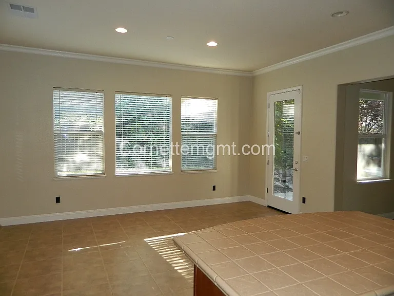 231 Lanfranco Cir — Photo 10