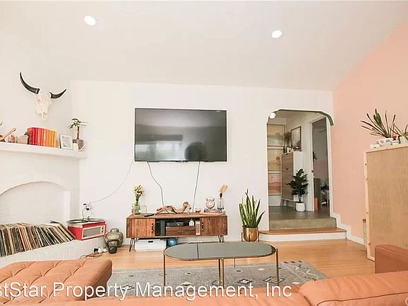 4th image of 1942 W 43rd St #1942