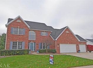 7 Cameron Ct, Bloomington, IL 61704