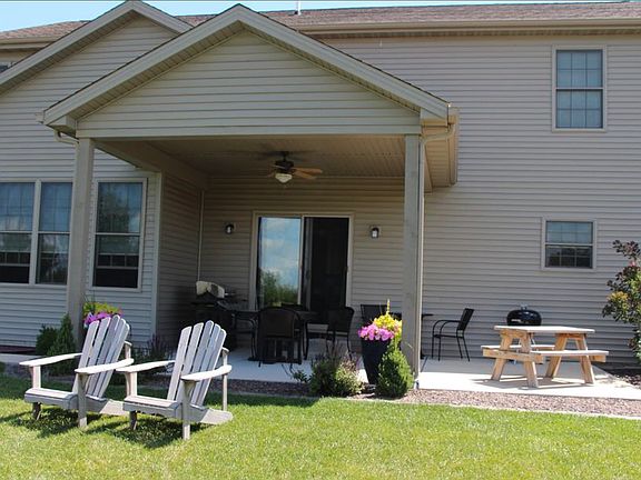 2nd image of 1305 Railside Dr