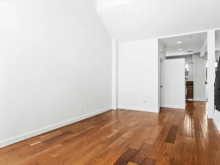 4151 Redwood Ave #305 — Photo 6