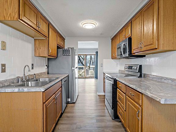 2nd image of 7677 Whitney Dr
