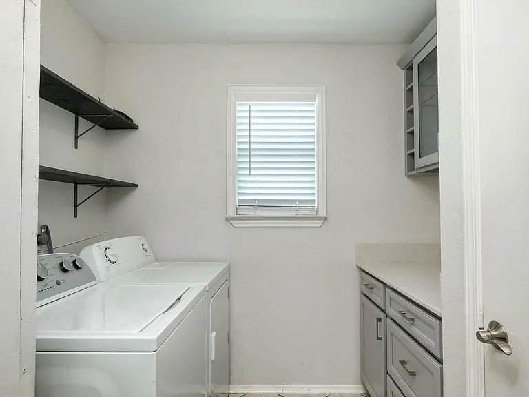 1745 Cricket Hollow Dr — Photo 19