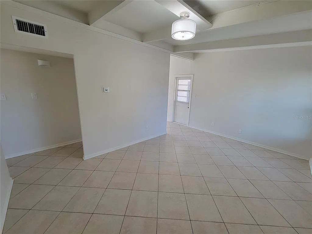 2 bed, 1.0 bath, 792 sqft, $1,795 — Photo 3