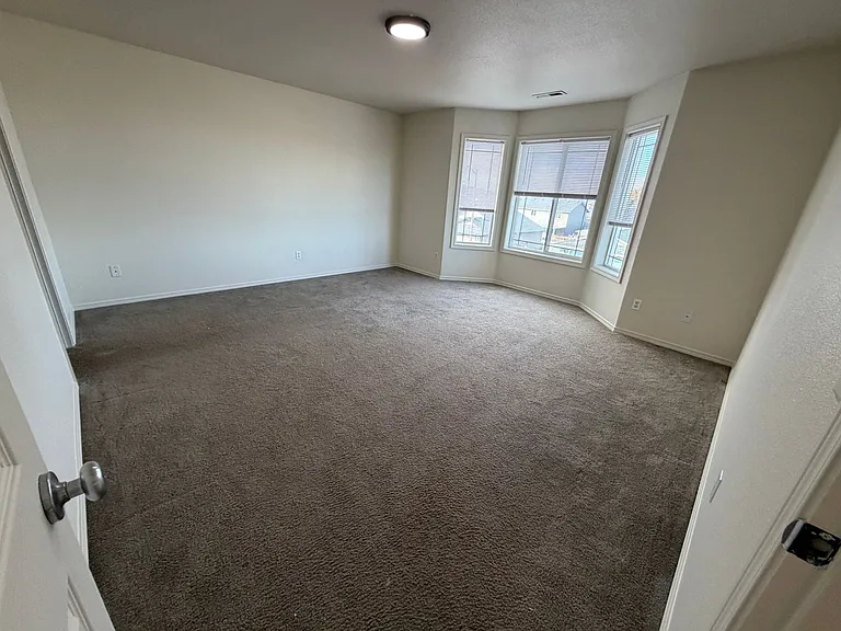 4905 Montague Ln — Photo 15