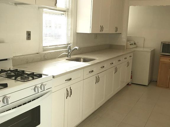 2nd image of 2438 Wallace Ave APT 2