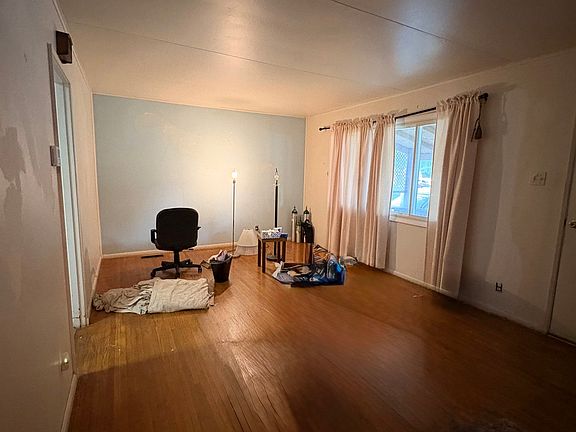 5th image of 603 E Indiana Ave