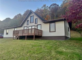 90 Dogwood Ln, Madison, WV 25130
